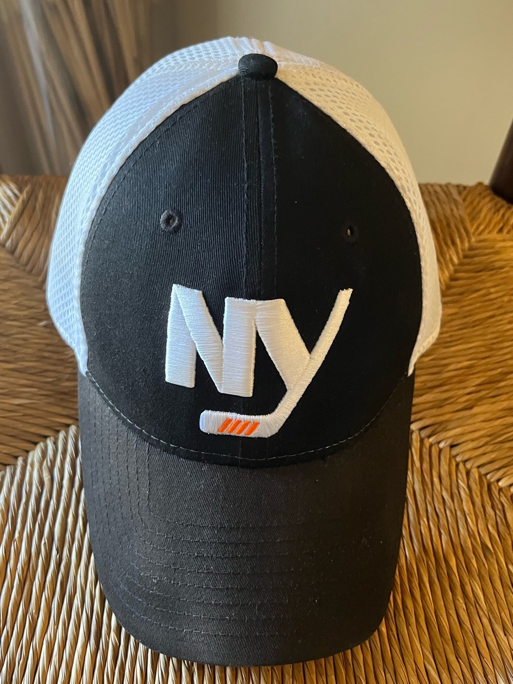 New Era New York Islanders 39THIRTY NHL Stretch Fit Trucker Hat - S/M